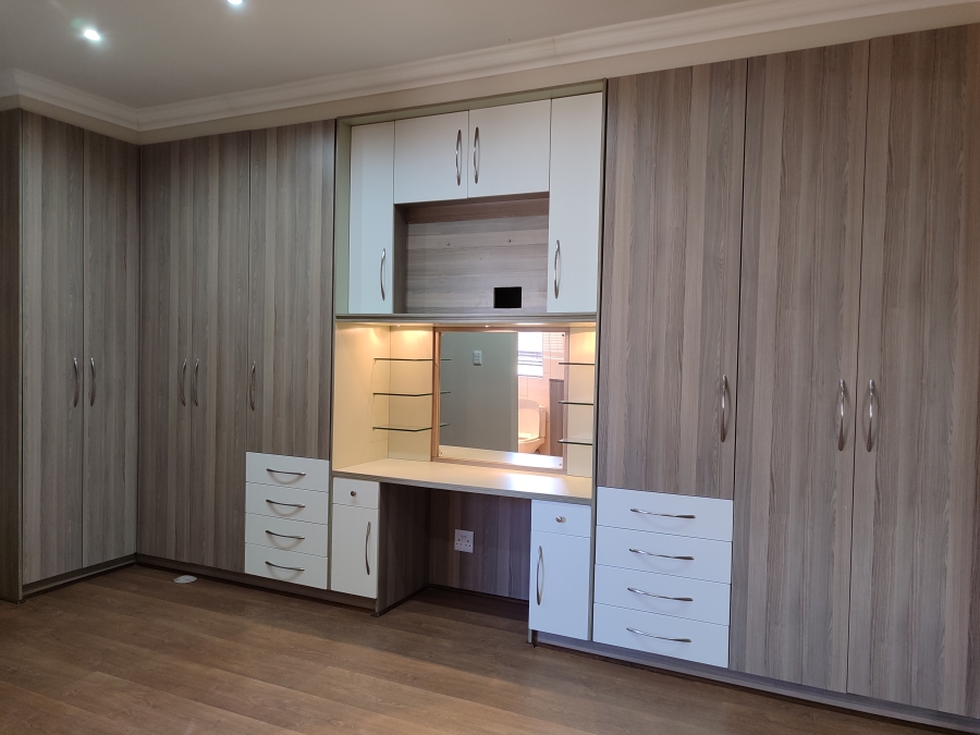 5 Bedroom Property for Sale in Stilfontein North West